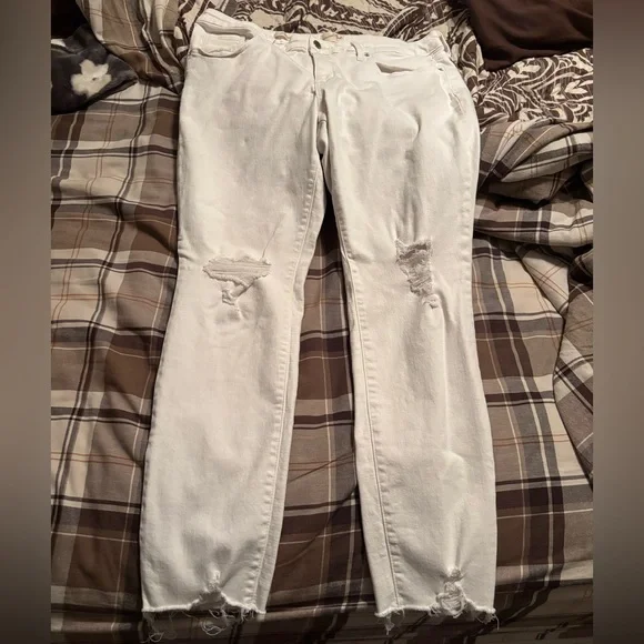 Universal Threads - Picture 1 of 1